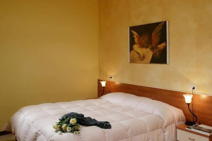 Room 2 of 30