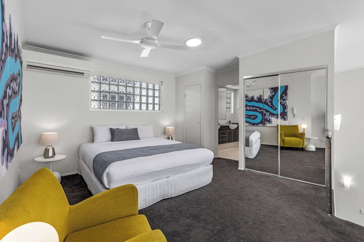 Room 4 of 48