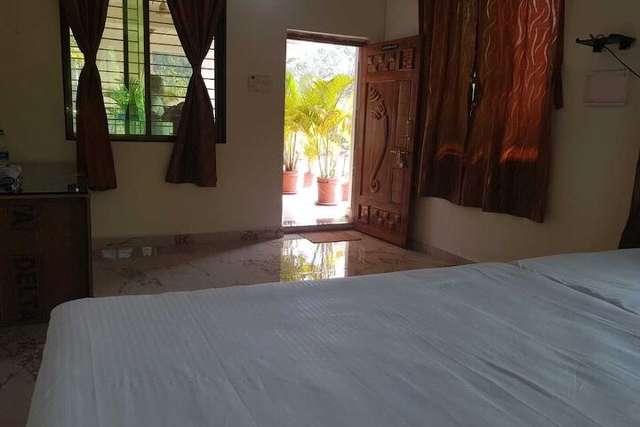 Room 8 of 47