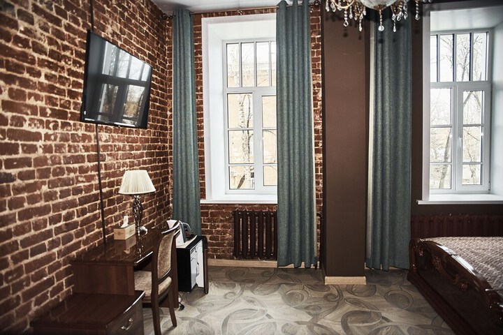 Room 10 of 42