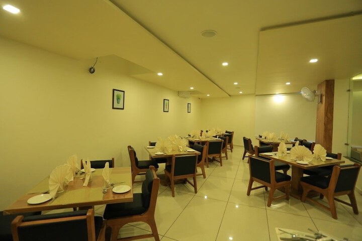 Dining 20 of 26