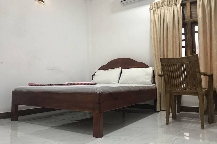 Room 22 of 28