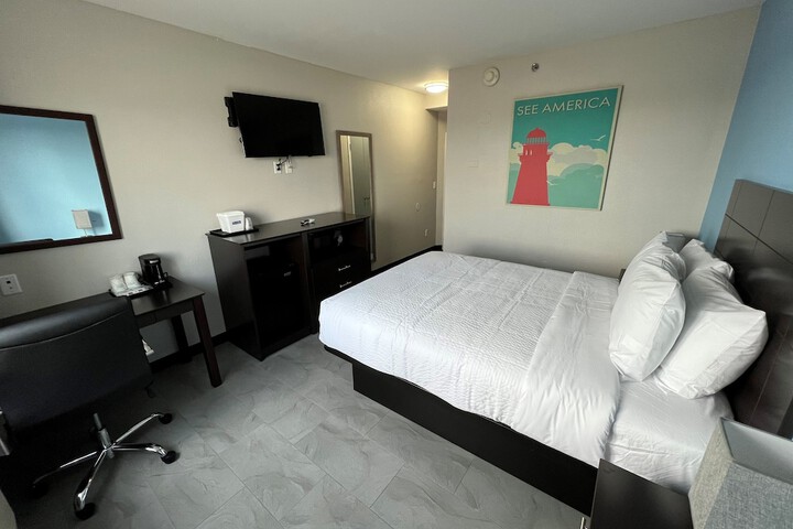Room 6 of 27