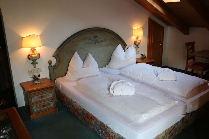 Room 5 of 49