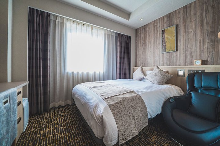 Room 27 of 45