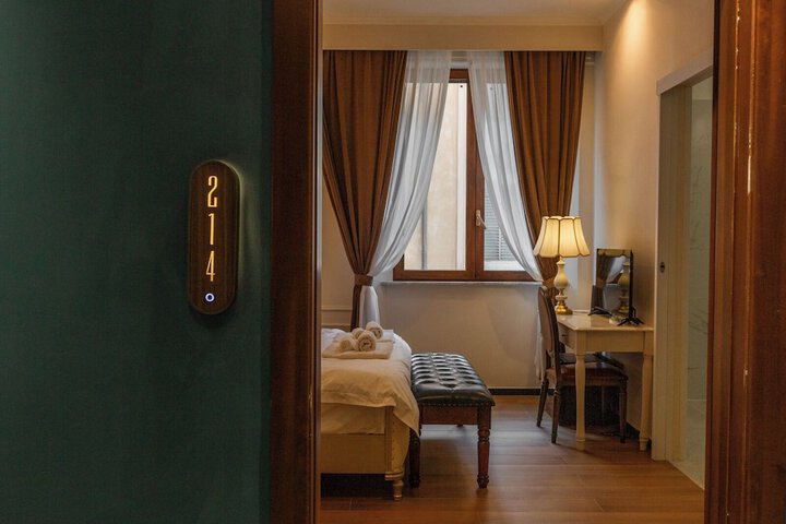 Room 43 of 96