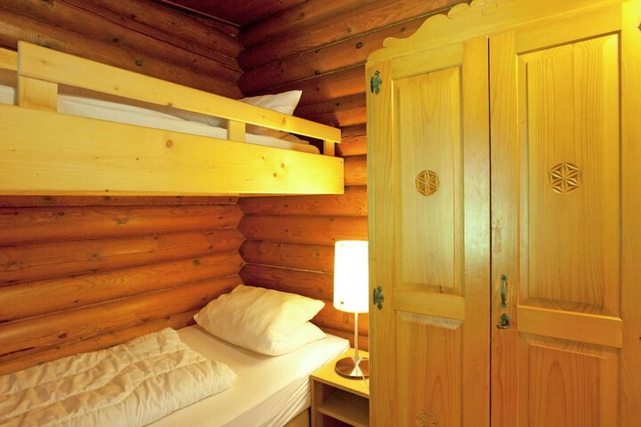 Room 2 of 28