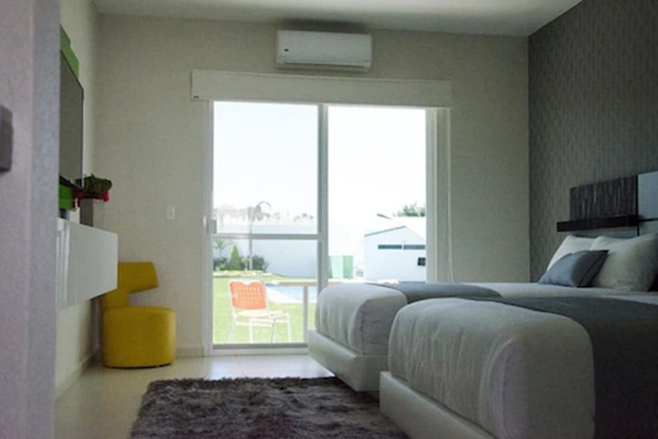 Room 4 of 35