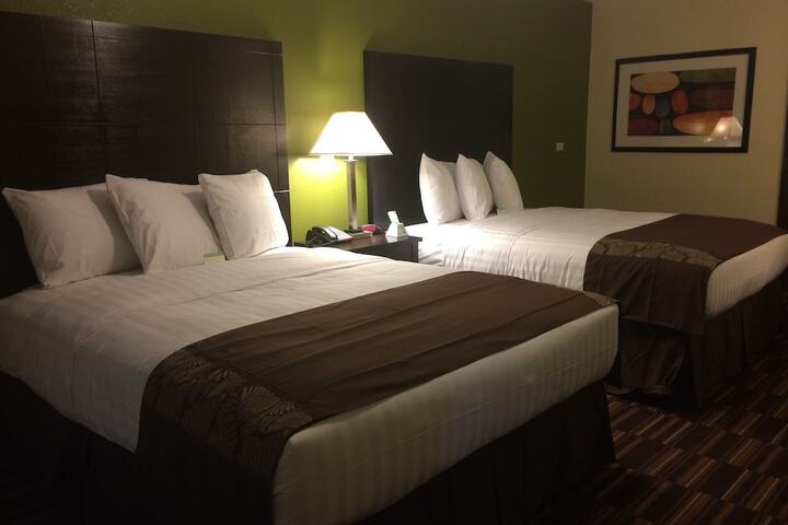 2 Queen Guest Room (6 of 10)