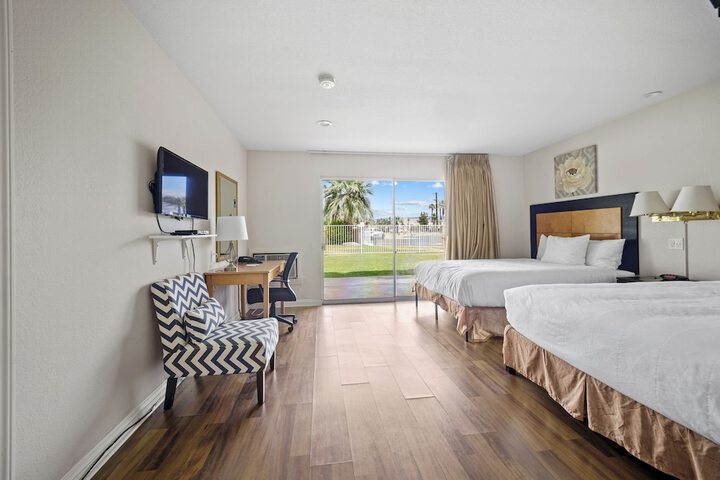 Basic 2 Queen Beds City View (7 of 12)