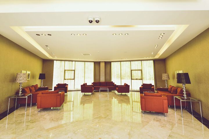 Entrance & Lobby