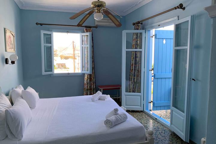 Room 9 of 90