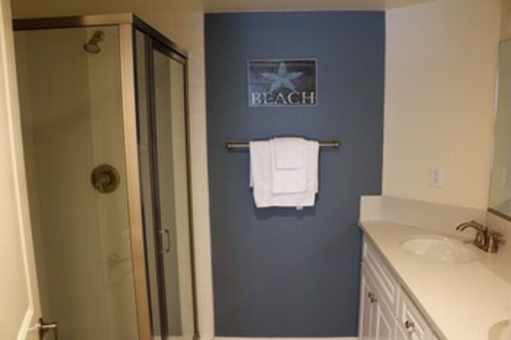 Room 6 of 30