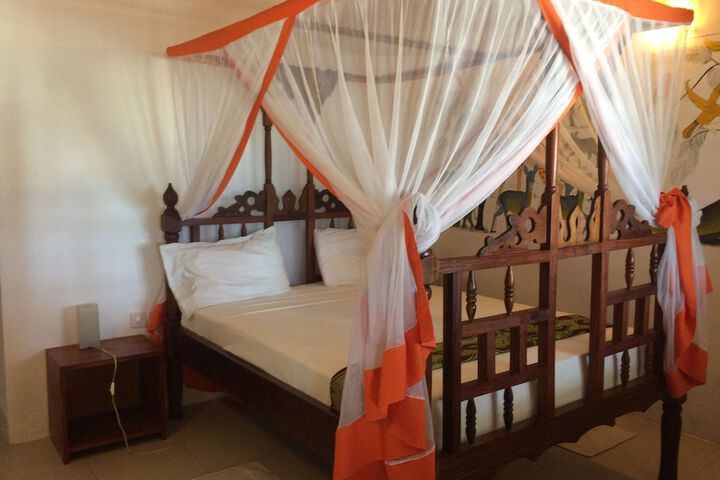 Room 5 of 65