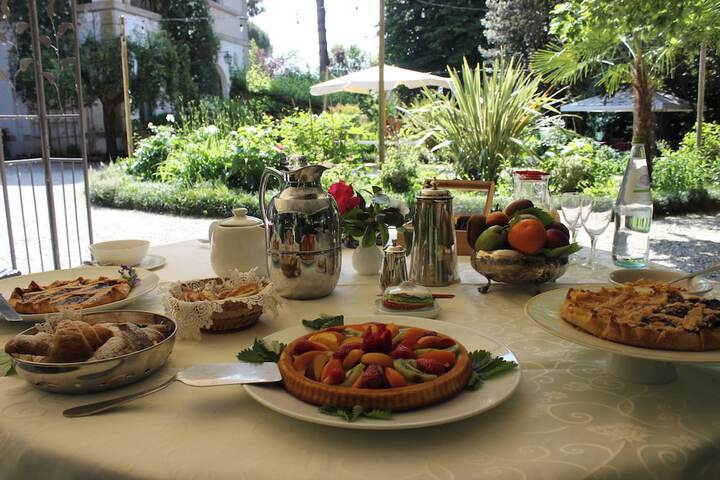 Dining 45 of 63