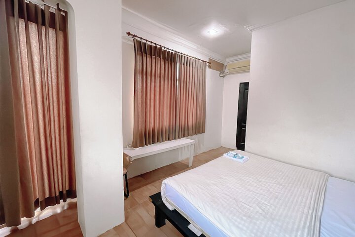 Room 6 of 22