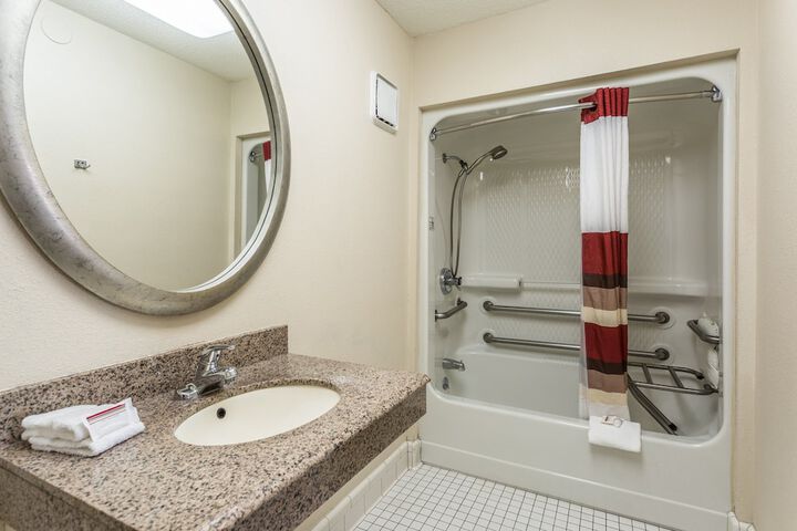 Deluxe 2 Double Beds Accessible (6 of 9)