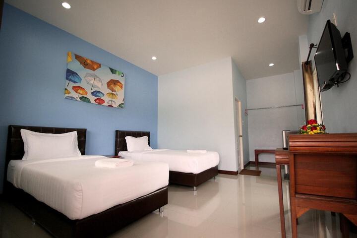 Room 8 of 38