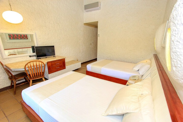 Room 25 of 228