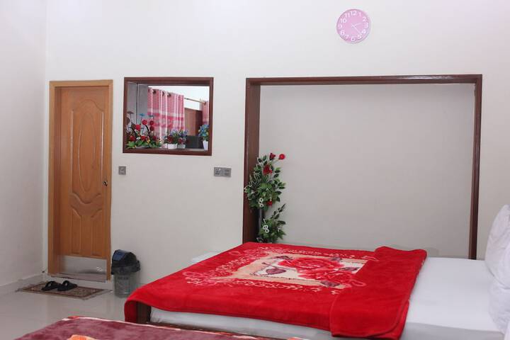 Room 11 of 33