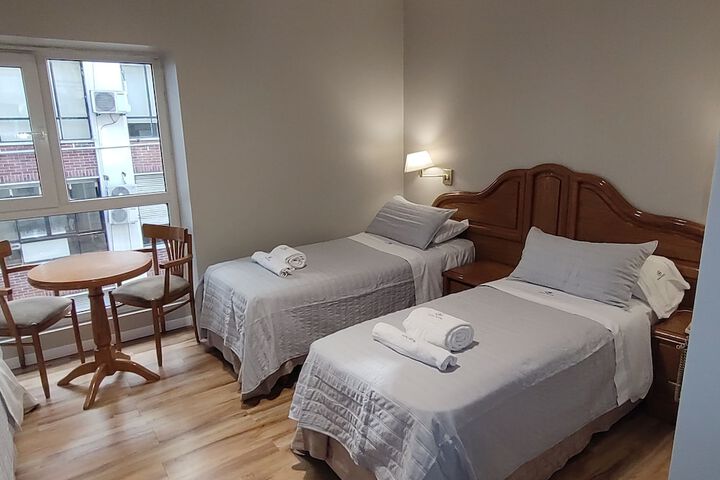Room 4 of 34