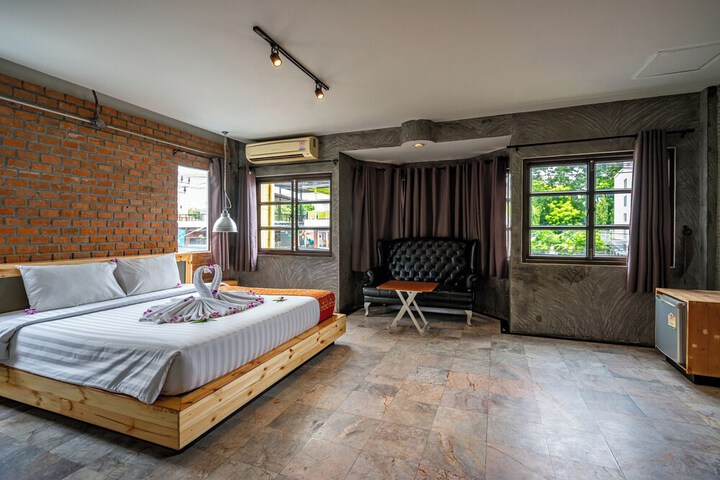 Room 5 of 27
