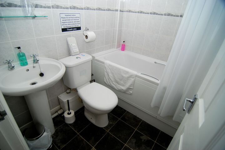 Room 16 of 39