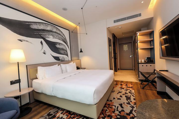 Room 16 of 106