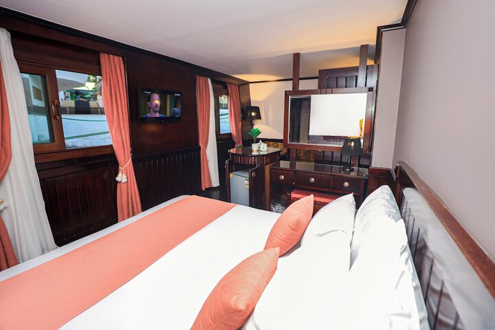 Room 14 of 32