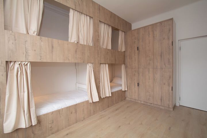 Room 34 of 37