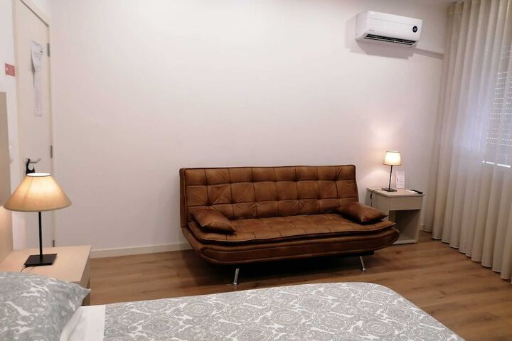 Room 3 of 40