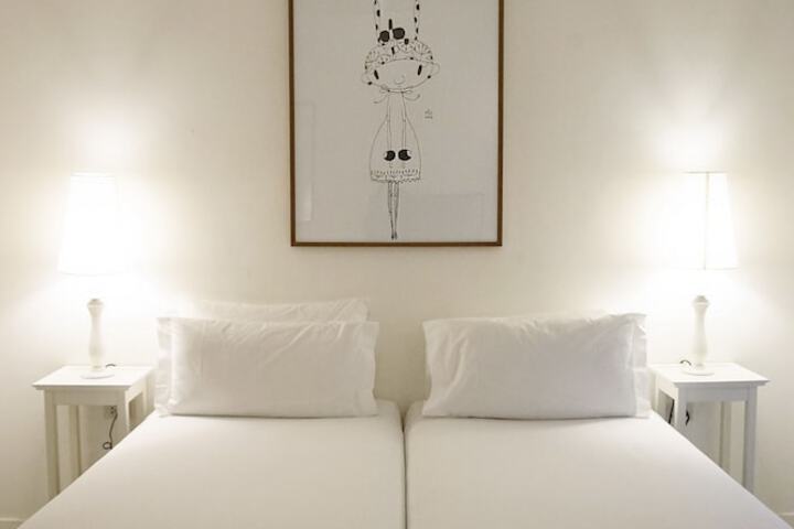 Room 27 of 86
