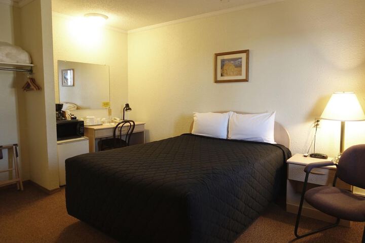 Room 10 of 30