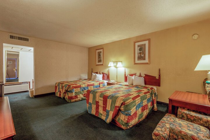 Room 36 of 68