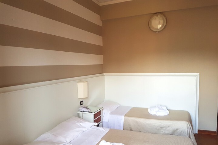 Room 14 of 39