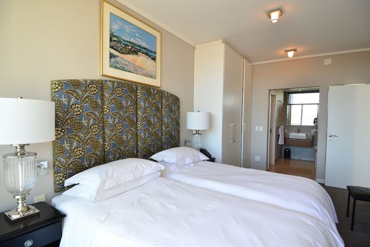 Room 3 of 46