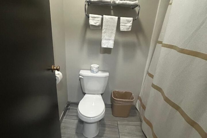 Room 34 of 51