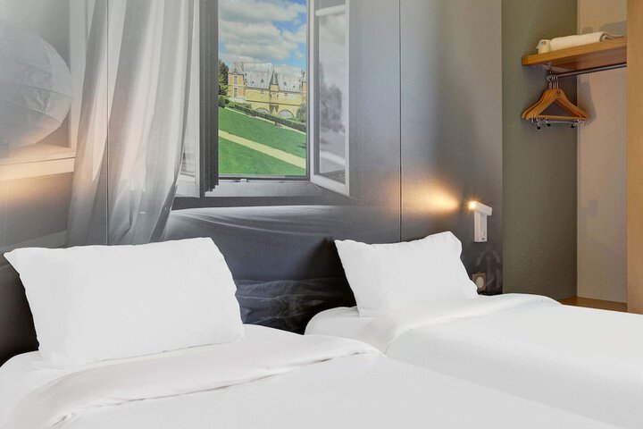 Room 16 of 36