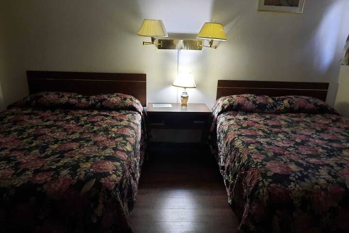 Room 7 of 33