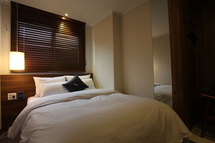Room 10 of 53