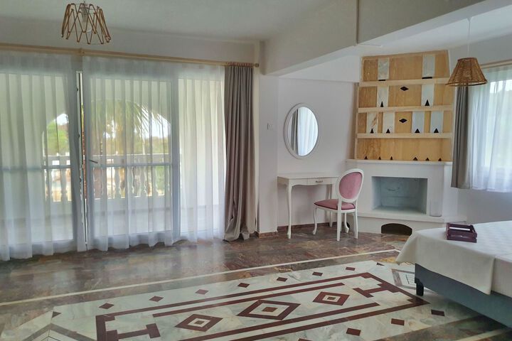 Room 49 of 65