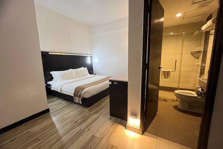 Room 26 of 47