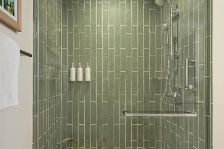 Bathroom shower