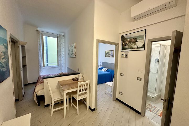 Room 32 of 46