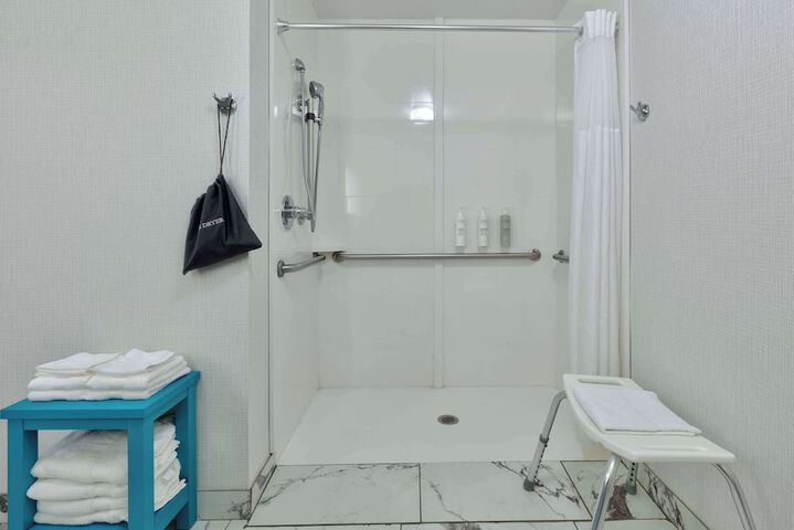 Room 16 of 26