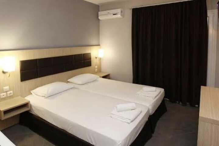 Room 6 of 48