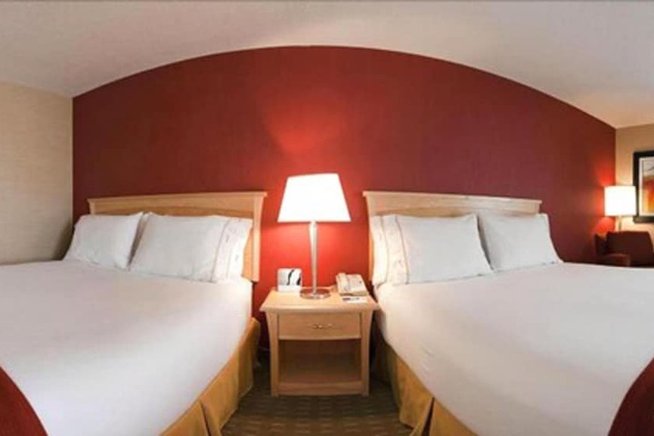 Room 10 of 56
