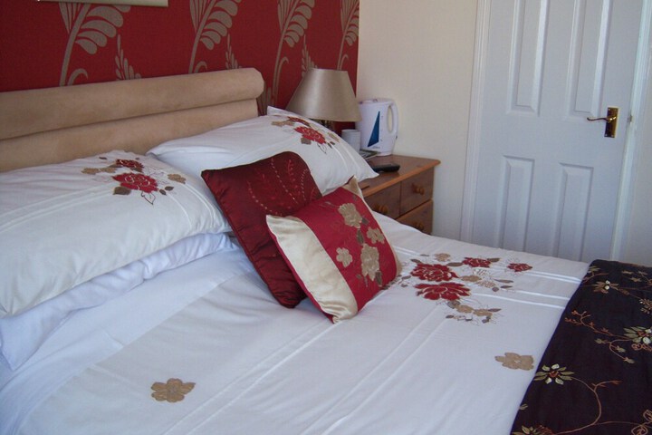 Room 5 of 7