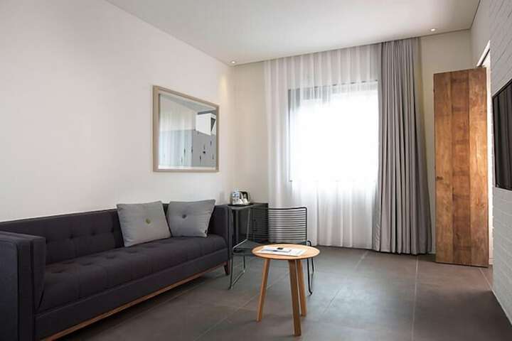 Room 27 of 50