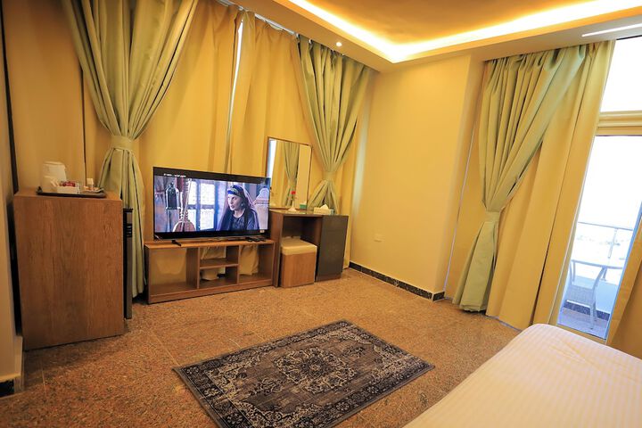 Room 5 of 37